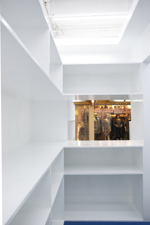 ��ԃf�U�C�� / DOWN to EARTH